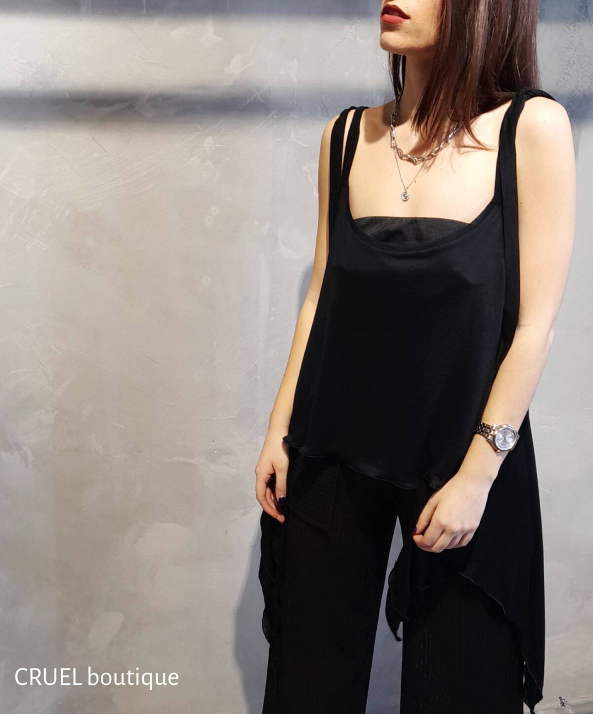 Cruel Asymmetric Top Black