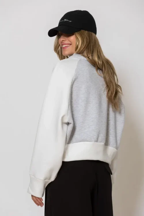 Less Sonder Feeling Crop Sweater