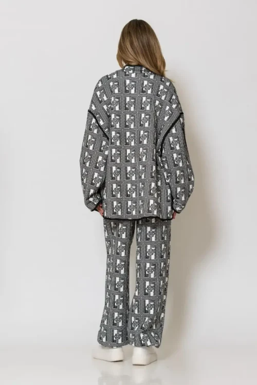 Less Sonder Feeling Illustration Logo Cardigan