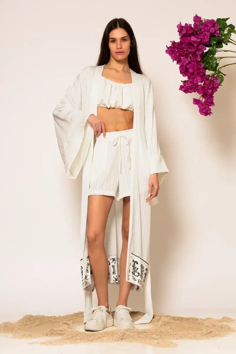 Less Sonder Feeling Long Satin Kimono
