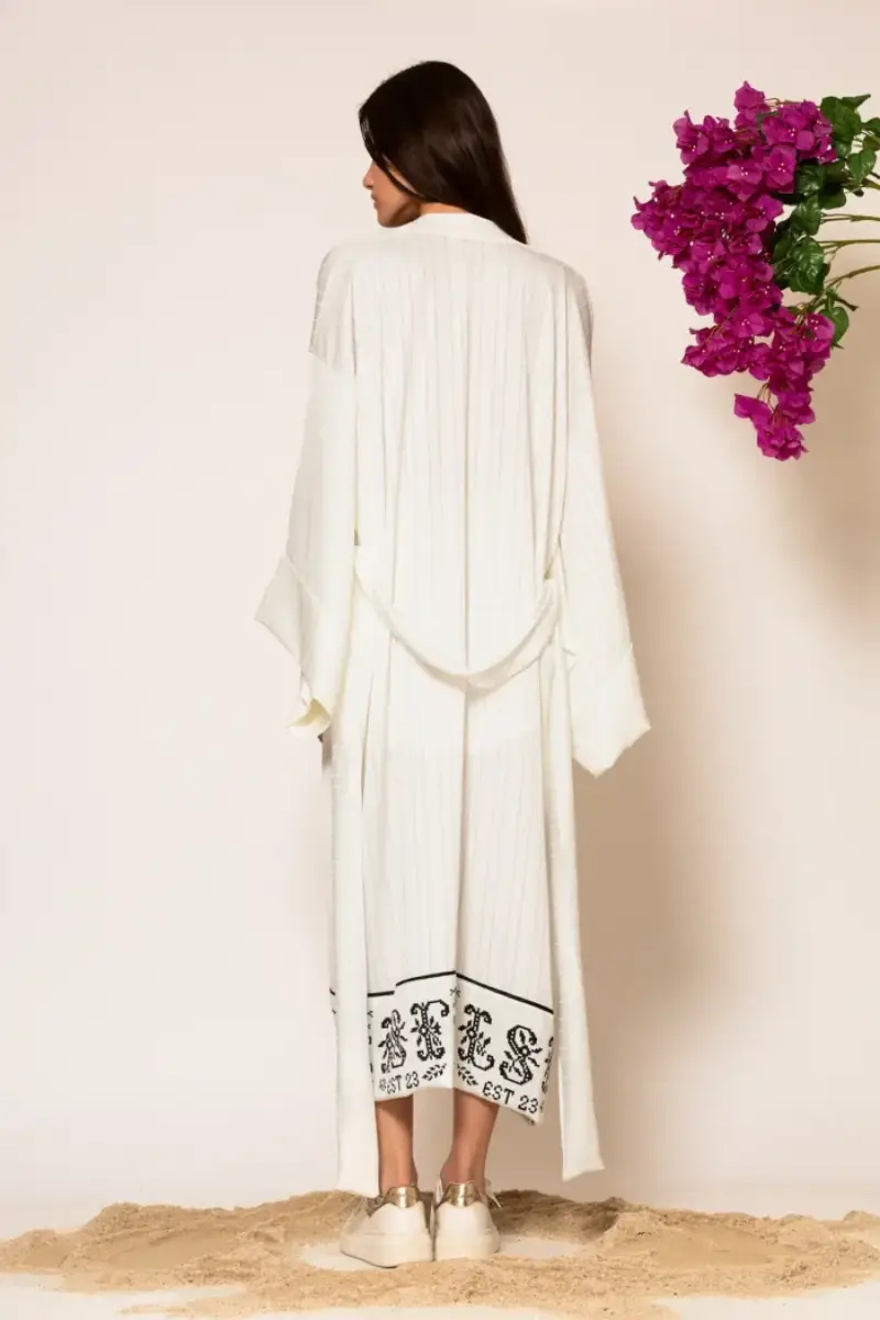 Less Sonder Feeling Long Satin Kimono